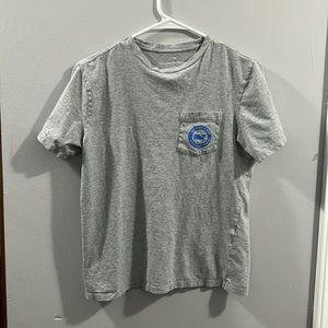 Men’s XS Vineyard Vines Logo Pocket T-Shirt